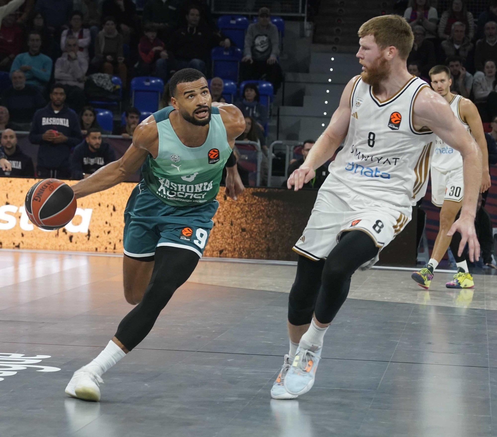 Todas las imágenes del Baskonia - Dubái (92-85)