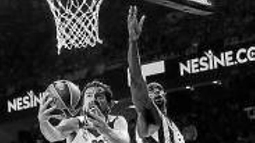 Llull se rompe el cruzado y será baja seis meses