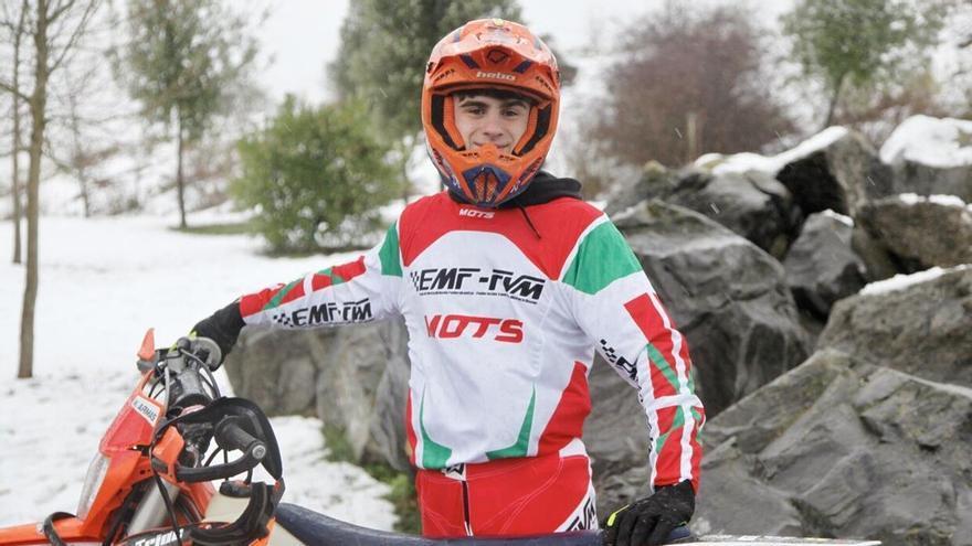&quot;Sería un sueño poder ganarme la vida con el motociclismo, pero lo veo casi imposible&quot;