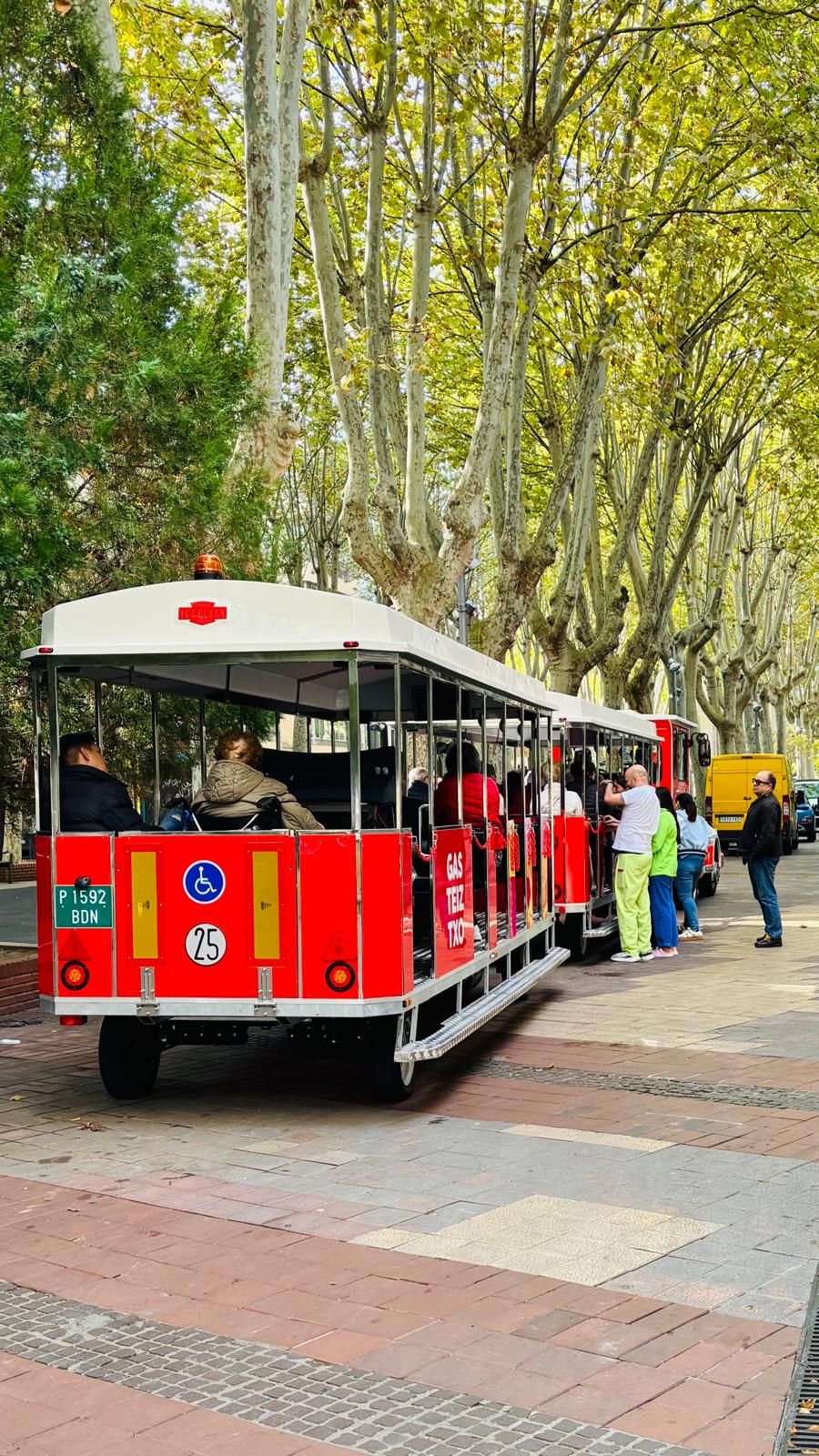 En imágenes: El recorrido más especial del tren Gasteiztxo de Vitoria