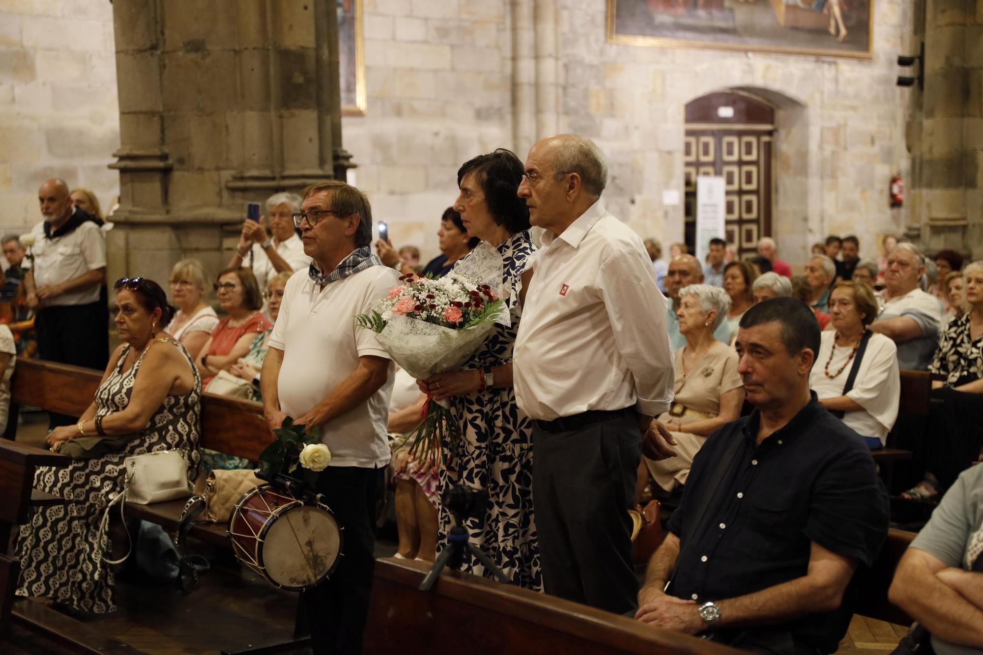 En imágenes: Una popular misa celebra los 125 años de la coronación de la Virgen de Begoña