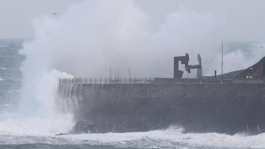 Activado aviso amarillo para este martes por olas de hasta dos metros y medio de altura en Euskadi