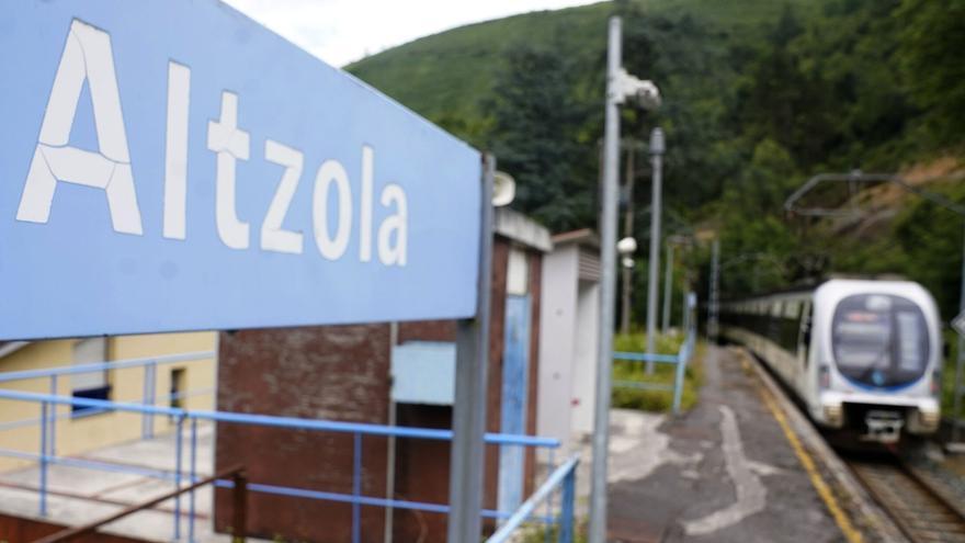 EH Bildu, PP y Elkarrekin Podemos reclaman la continuidad de la estacion de Altzola en las Juntas Generales