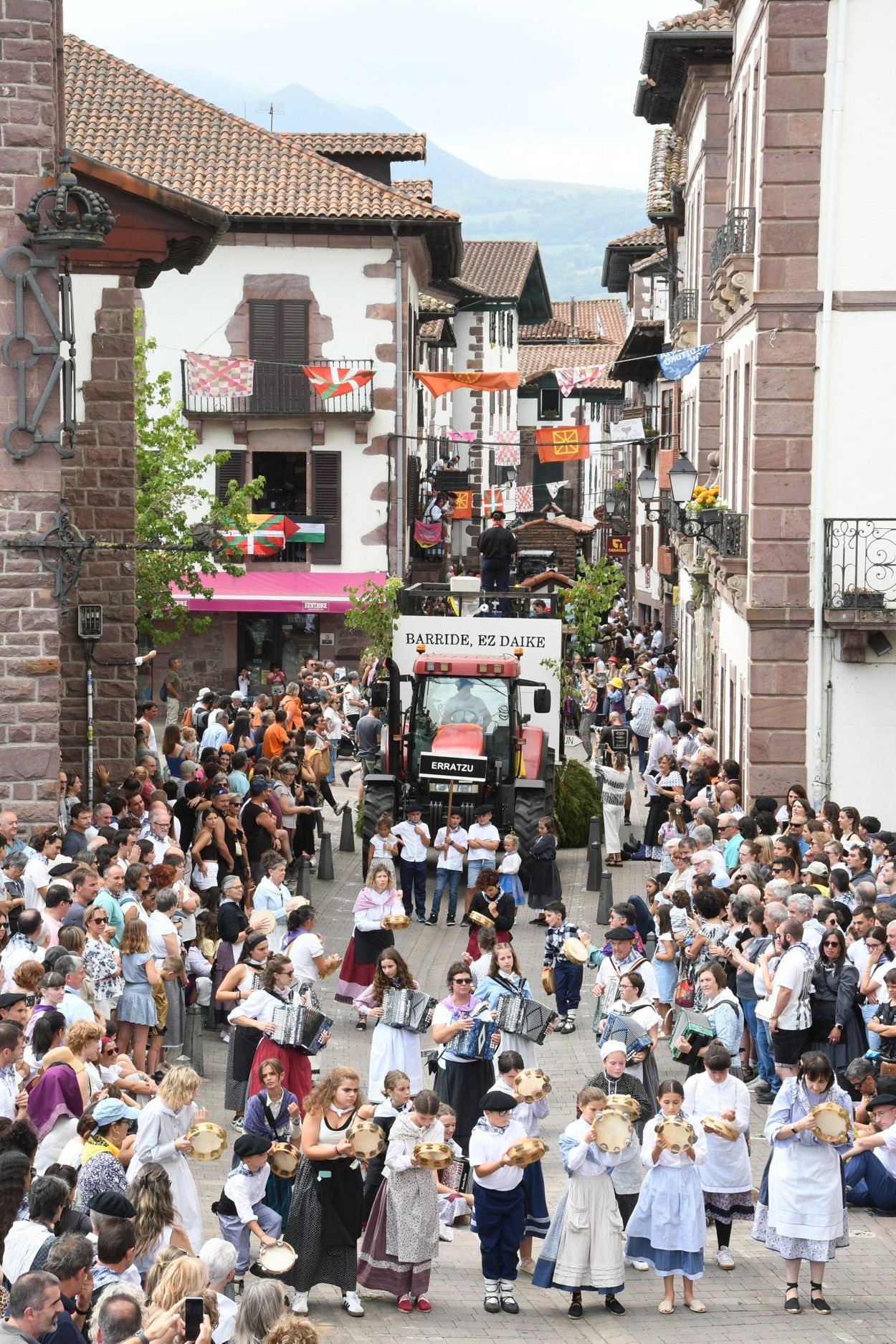 15 pueblos unidos en el Baztandarren Biltzarra