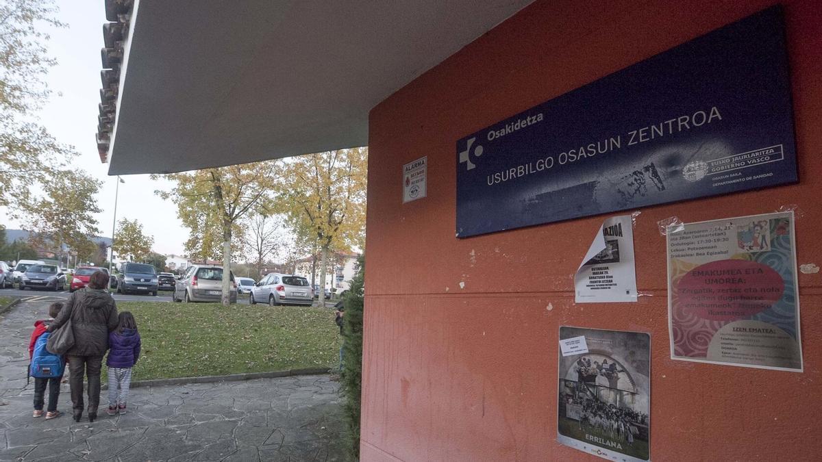 Exterior del centro de salud de Usurbil, en una imagen de archivo