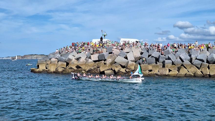 Arraun Lagunak vence con puño de hierro en Hondarribia
