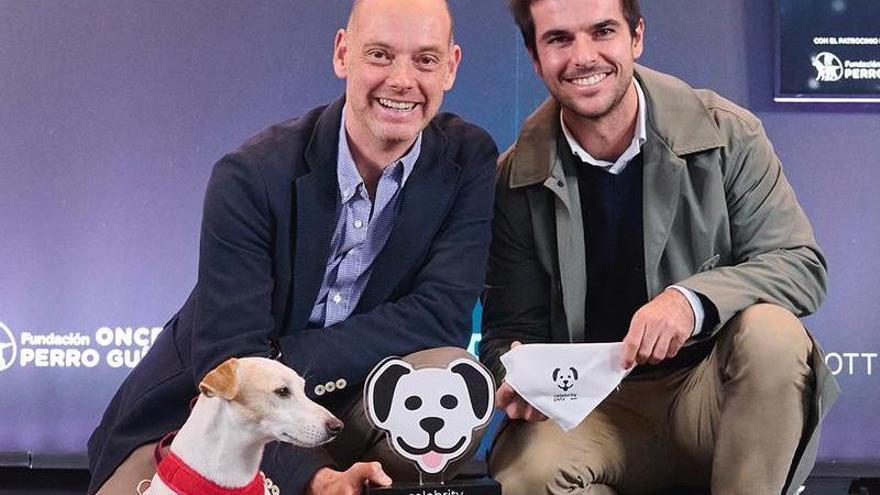 El tándem vasco Pablo y Pipper, premiado por su turismo pet-friendly en los Celebrity Pets Awards