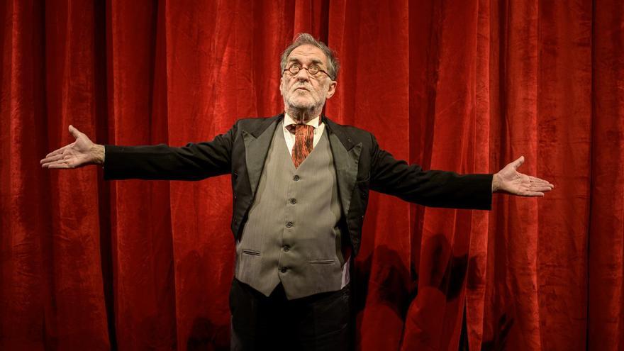 Ramón Barea filosofa sobre 'Los perjuicios del tabaco’