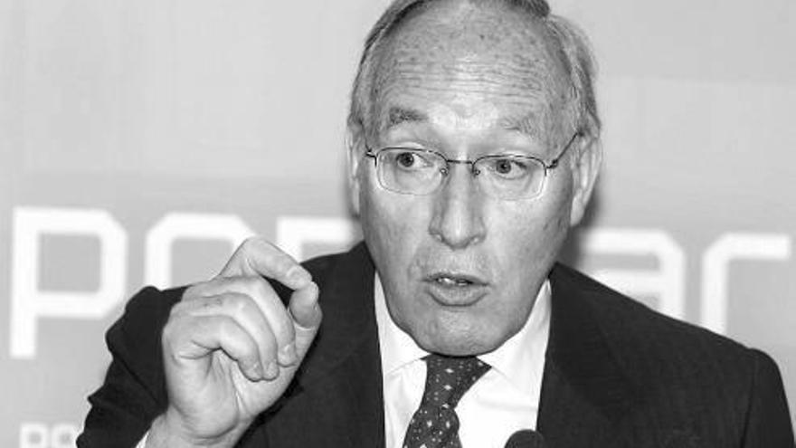 Manuel Pizarro, el fichaje &quot;estrella&quot; de Rajoy, deja su escaño en el Congreso &quot;por razones personales&quot;