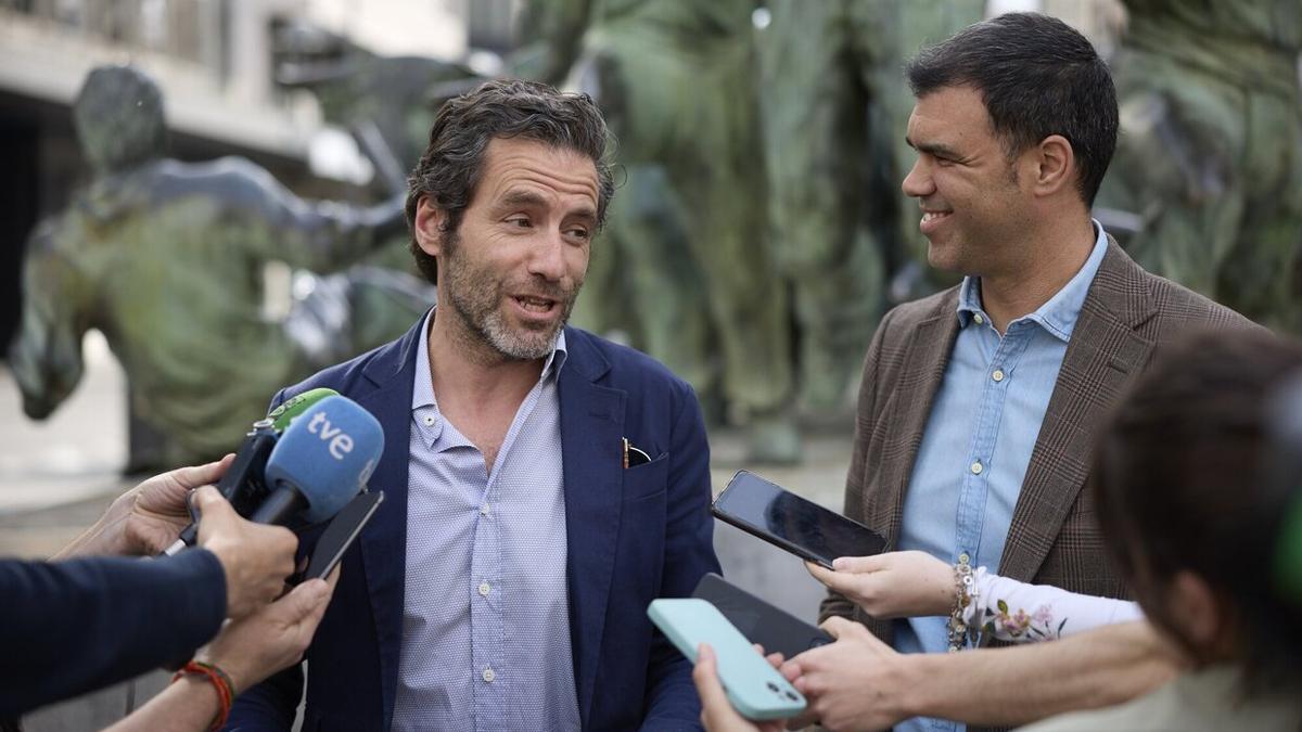 El portavoz de campaña y vicesecretario de Cultura y Sociedad Abierta del PP, Borja Sémper, y el presidente del PPN, Javier García, durante un acto de la campaña del 28-M.