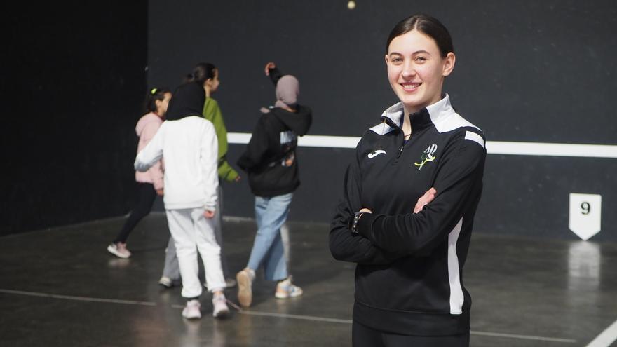 Naroa Agirre: "¿Por qué las niñas musulmanas no juegan a la pelota?"