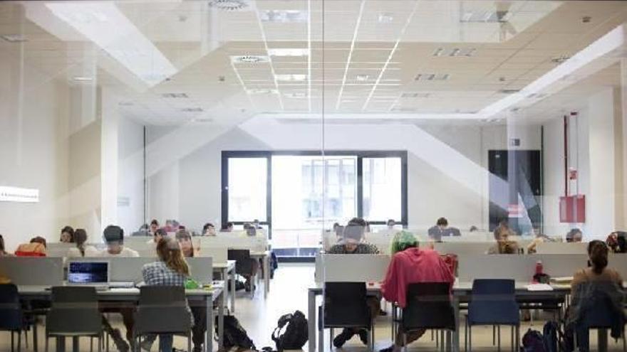 El cambio de nota para becas anunciado por Méndez de Vigo no afecta a Euskadi