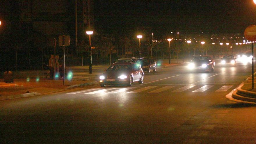 Más de 200 personas y casi 100 vehículos identificados en la quedada ilegal del aparcamiento de McDonald’s de Gamarra