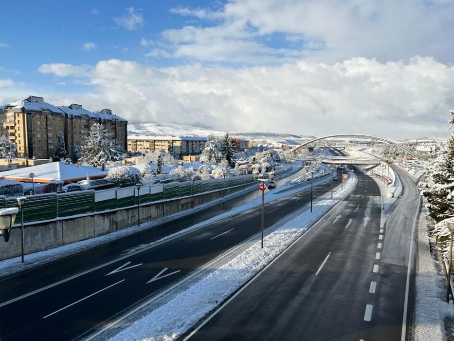 Imagen de Zizur Mayor cubierta de nieve este sábado