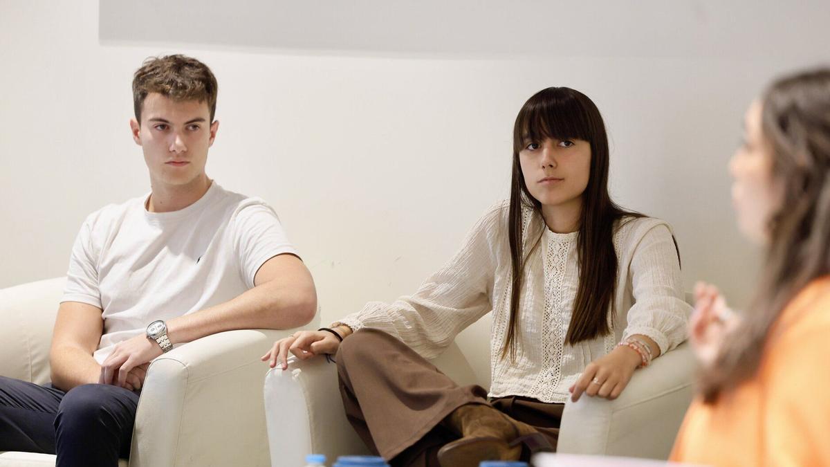 Inar Barroso y Nora Blázquez, ambos estudiantes en la Universidad de Deusto