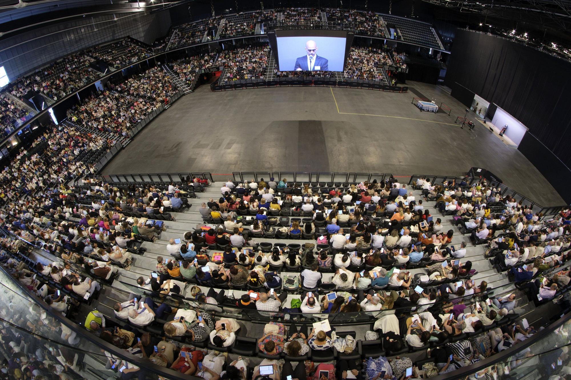 48 bautizos de Testigos de Jehova en el Navarra Arena