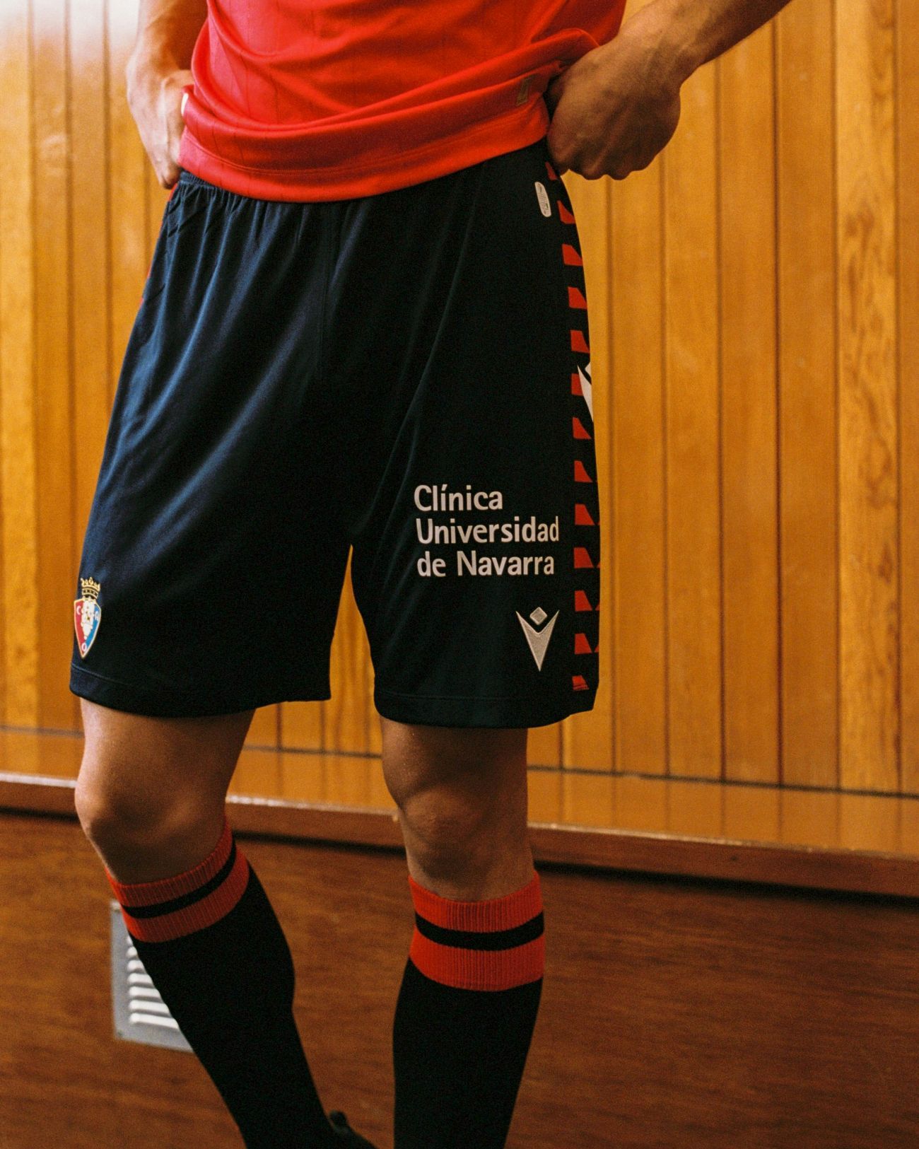 Imágenes de la nueva camiseta de Osasuna