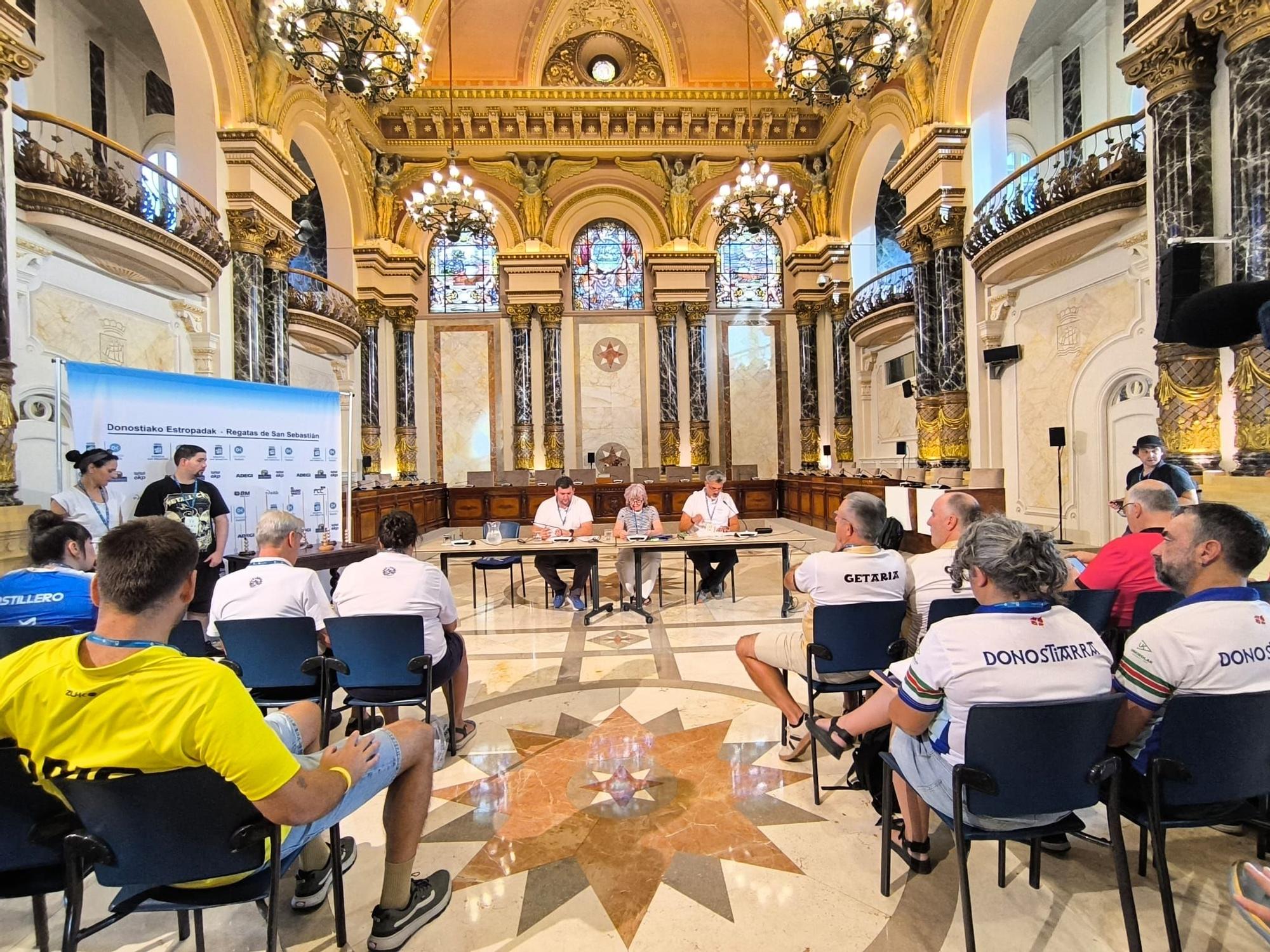 [Fotos] Donostia rema con pasión en la primera jornada de la Bandera de la Concha