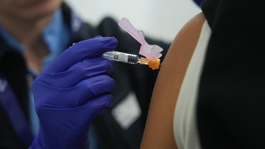 La Ertzaintza solicita a Osakidetza información sobre las vacunas caducadas a petición de la Fiscalía