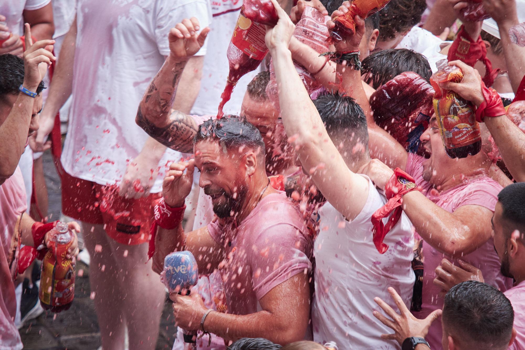 Fotos del  Chupinazo de San Fermín 2025 en Pamplona: ¡La fiesta más internacional se enciende con un grito solidario por Palestina!