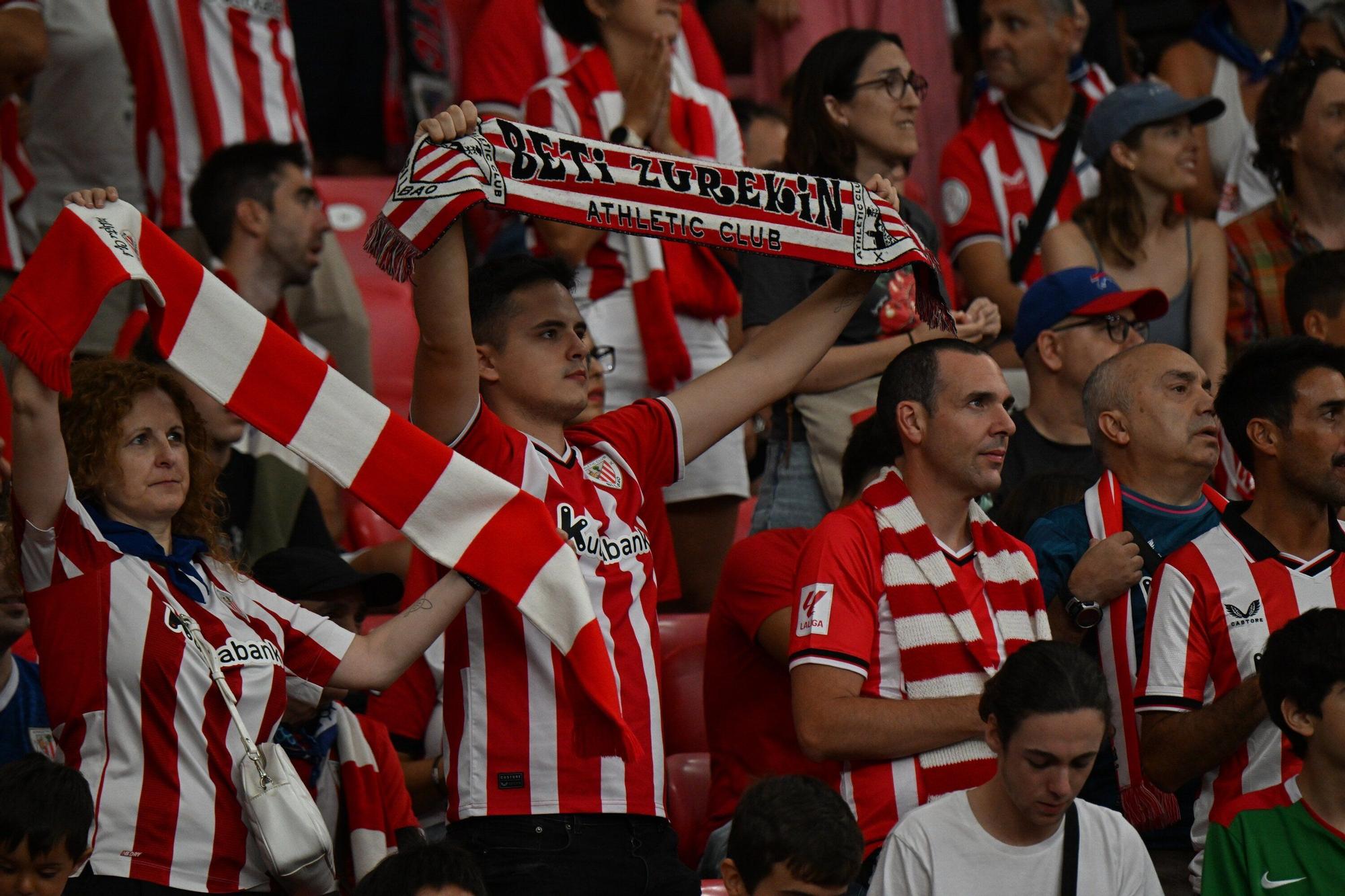 En imágenes: ¿Has estado en San Mamés viendo el Athletic-Sevilla? Búscate en nuestra galería