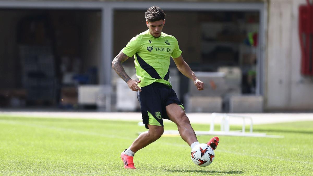 Javi López, durante un entrenamiento en Zubieta.
