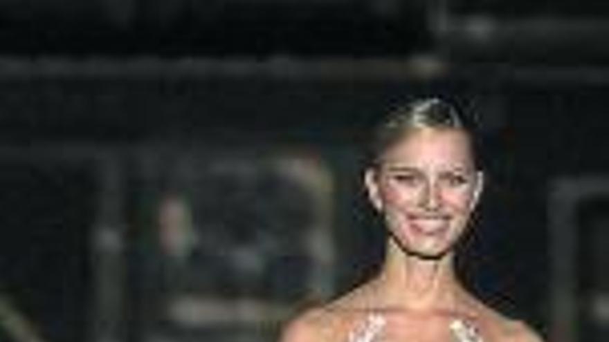 Pronovias corona a Karolina Kurkova