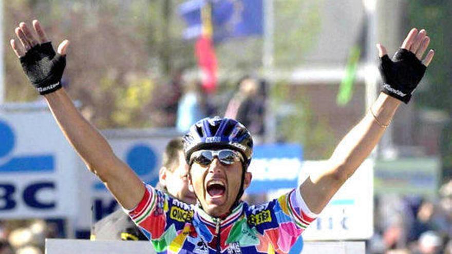 Andrea Tafi quiere regresar en la París-Roubaix.
