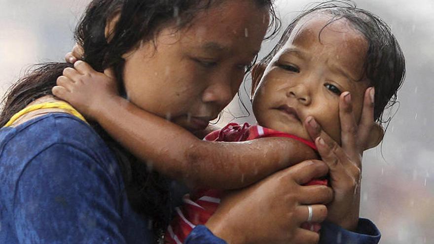 Filipinas asume sus límites y promete acelerar la ayuda