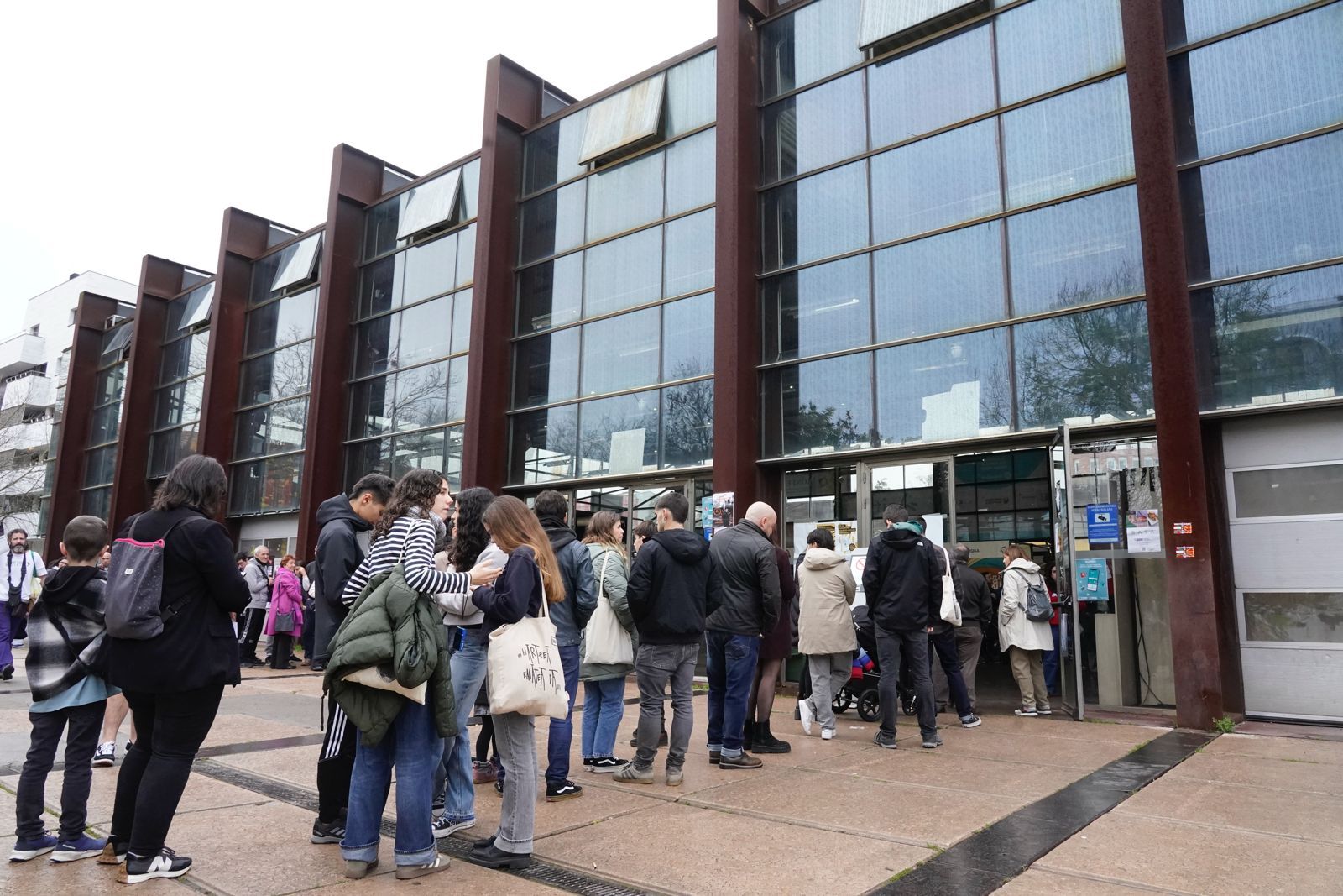 En imágenes: colas para acceder a una Durangoko Azoka a reventar