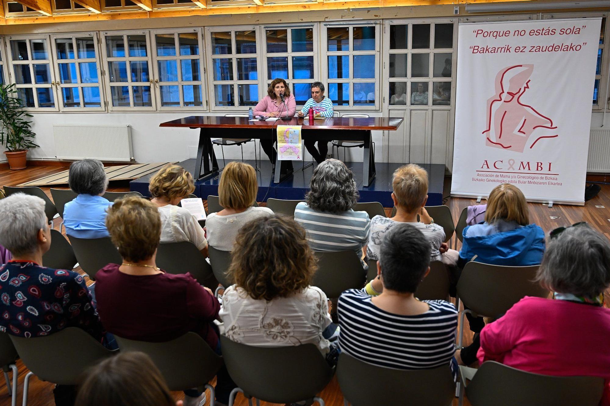 La sala Ganbara, del centro cívico de La Bolsa, durante la presentación de 'Quince meses de invierno'.