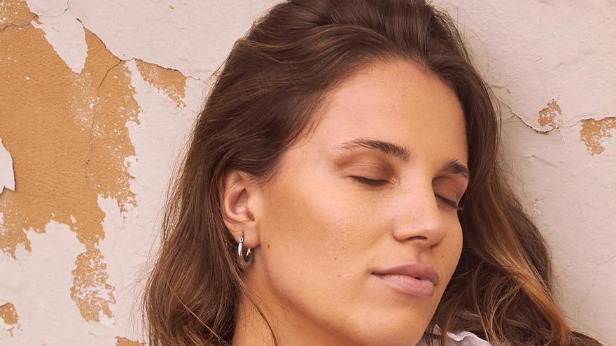 Cuidado con broncearse la piel: los riesgos ocultos de hacerlo, según la dermatóloga Ana Molina