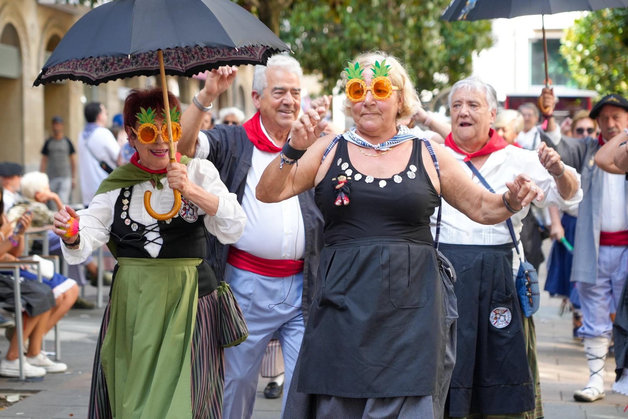 En imágenes: Blusas y neskas veteranos celebran su día grande en La Blanca