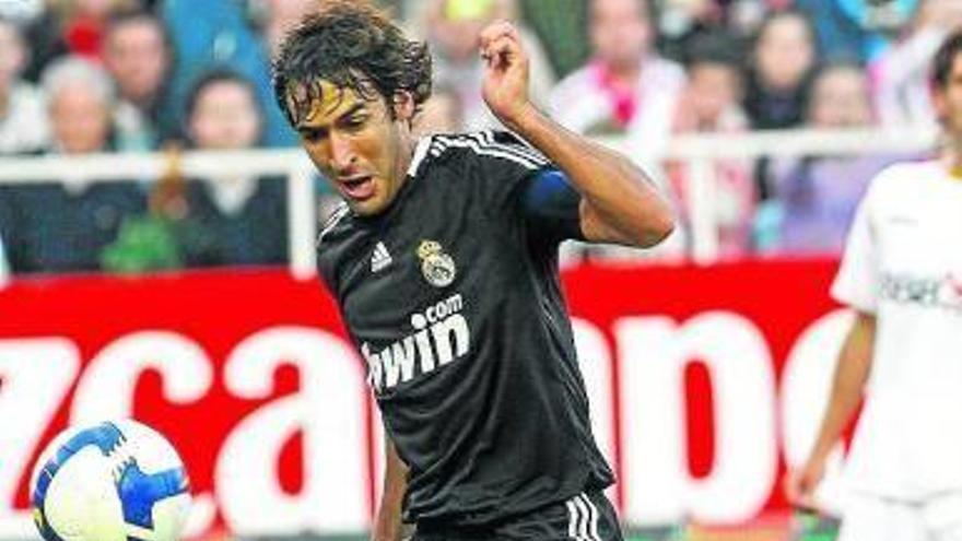 Raúl descarta su retirada