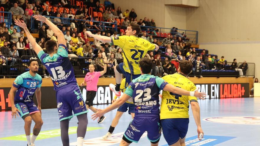 El Bidasoa suma un triunfo de oficio ante Ángel Ximénez