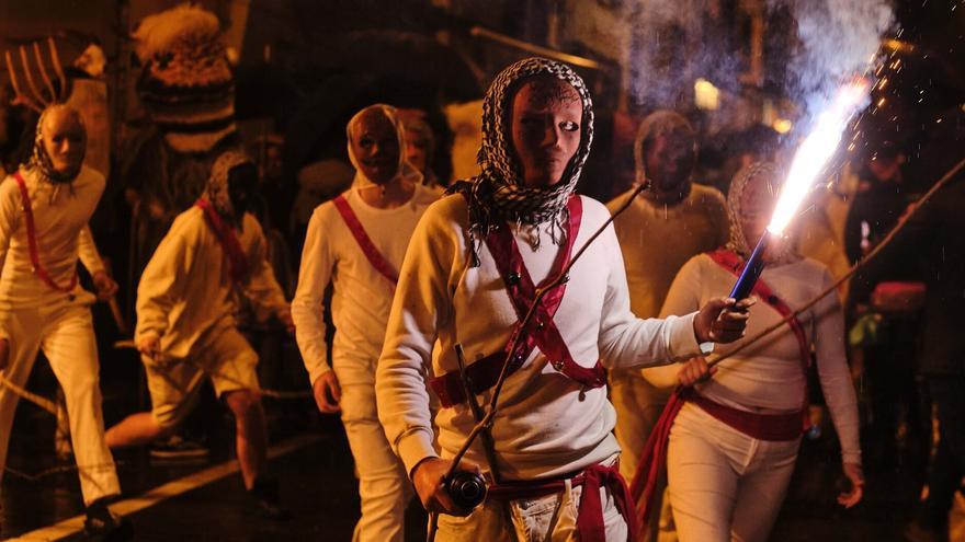 El Casco Viejo abre su carnaval con un mensaje de denuncia: "Con el barrio no se juega"