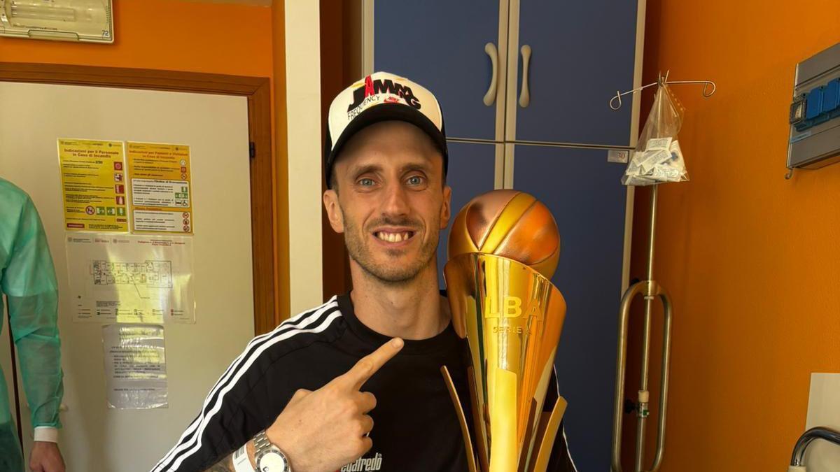 Polonara, en el hospital con el título de la Lega ganado el pasado curso por la Virtus