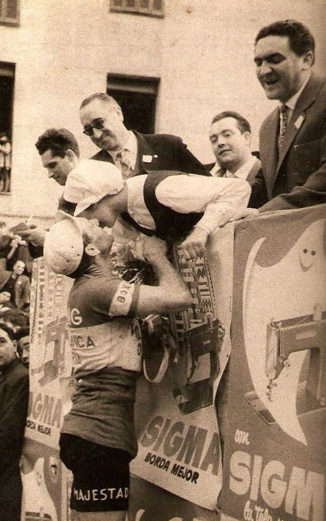 Imagenes del I Premio Gure Bide de Ciclocross celebrado en Elgoibar en 1960