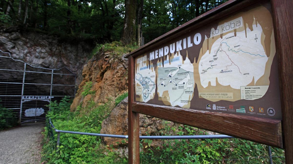 Exterior de la cueva de Mendukilo.