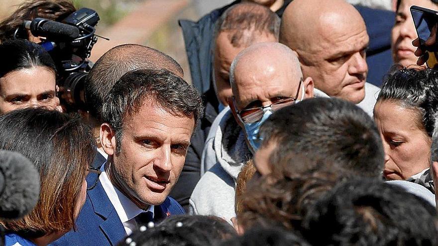 Macron intensifica la búsqueda del voto ante el ascenso de Le Pen