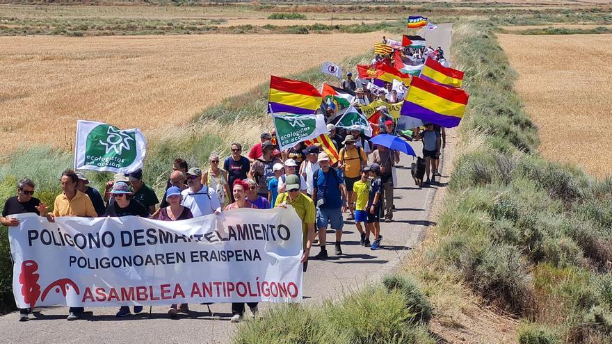 Piden a Bardenas que "no venda la paz por dinero"