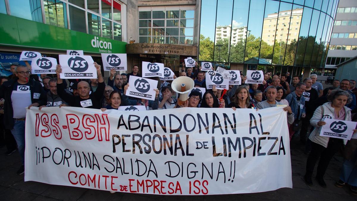 Protesta a favor de las trabajadoras de ISS en Pamplona. Protesta a favor de las trabajadoras de ISS en Pamplona.