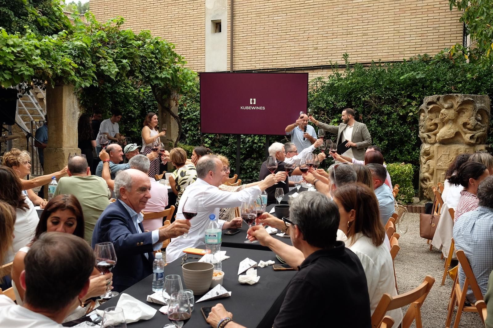 Presentacion de KUBE, el vino de Rioja Alavesa que une tradición e inteligencia artificial