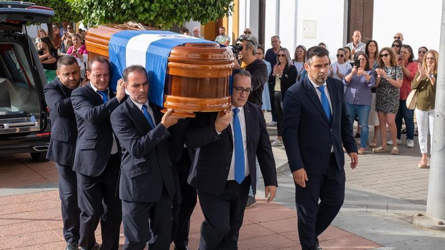 Familiares y amigos despiden a Jesús Quintero en San Juan del Puerto