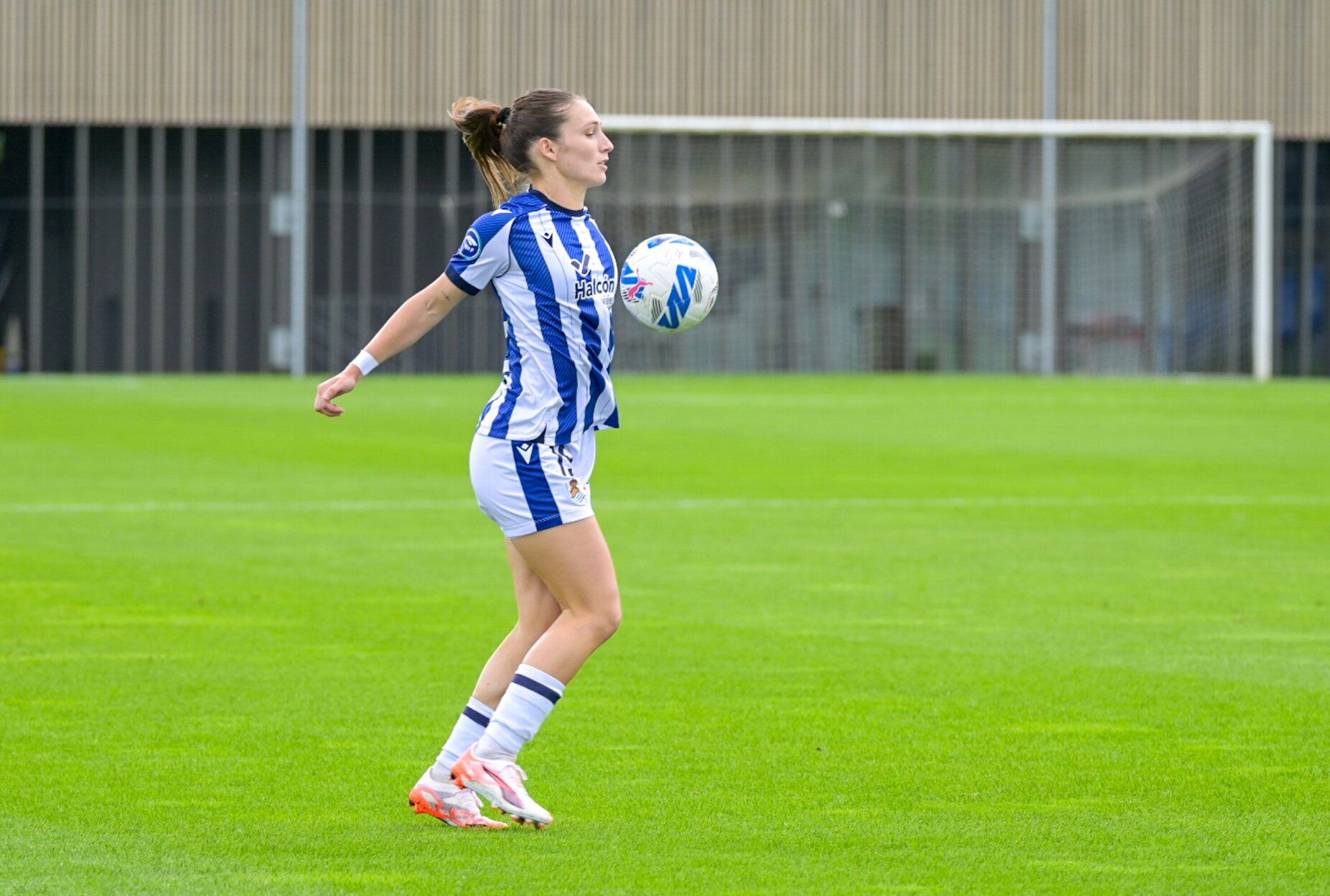La Real femenina estrena su nuevo campo