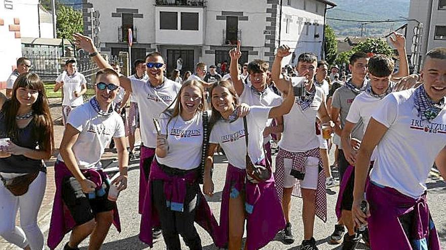 Orritz Dantza Taldea también participó enla kalejira.