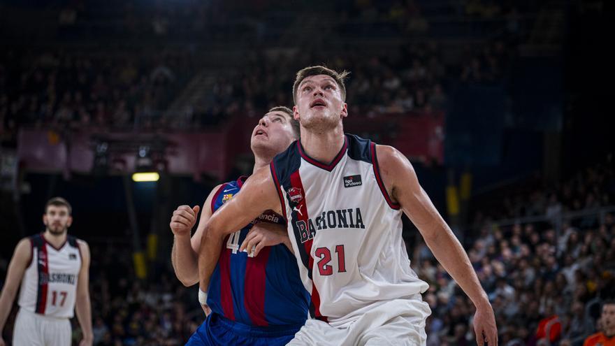 El Baskonia se descompone en el Palau