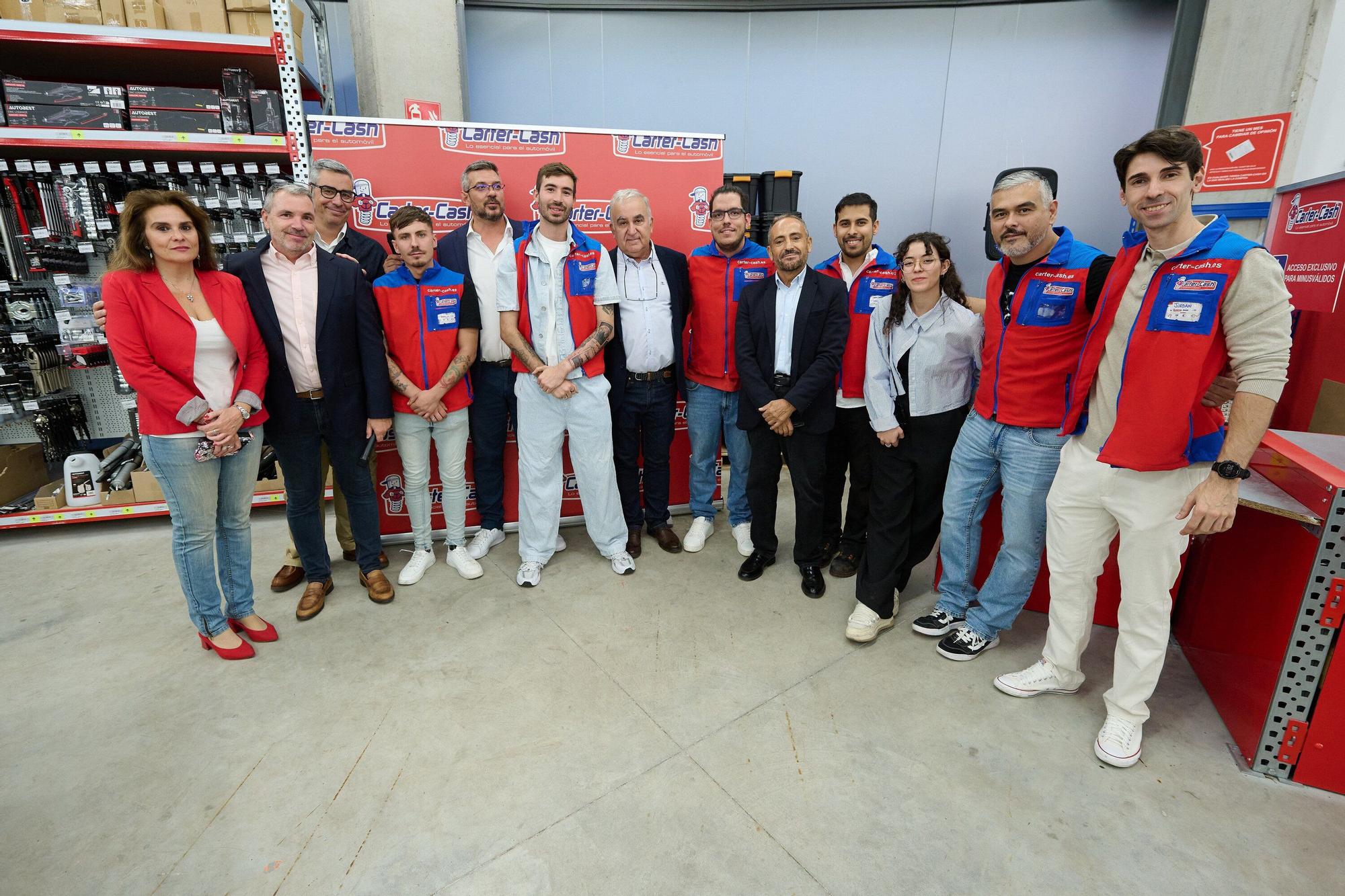 Fotos de la inauguración oficial de la nueva tienda de Carter-Cash en Pamplona