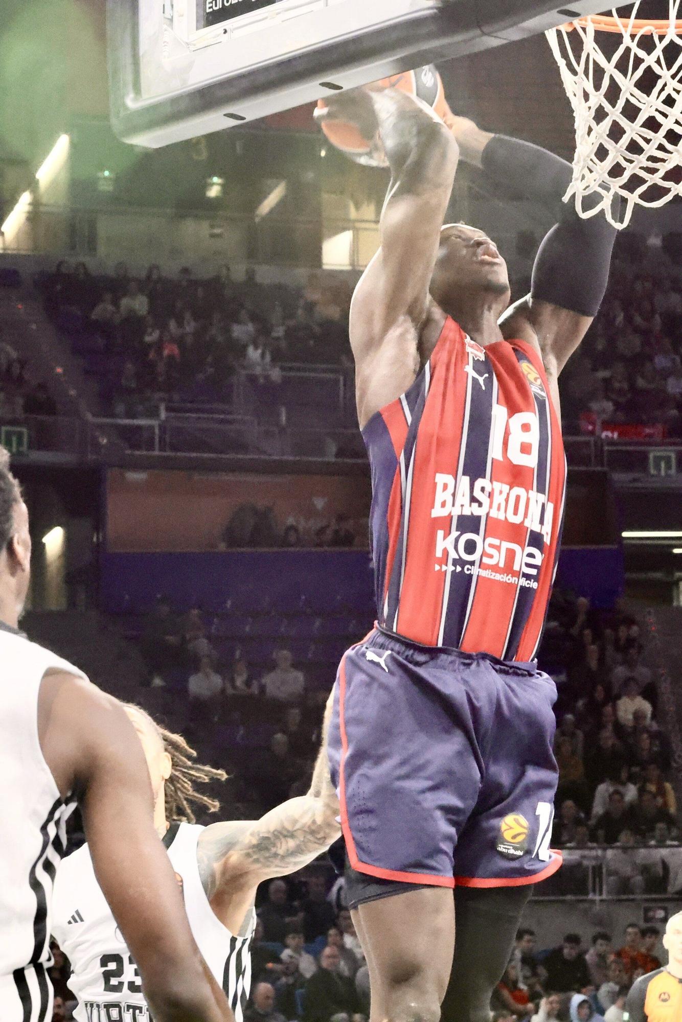 En imágenes: Todas las fotos del Baskonia - Bologna