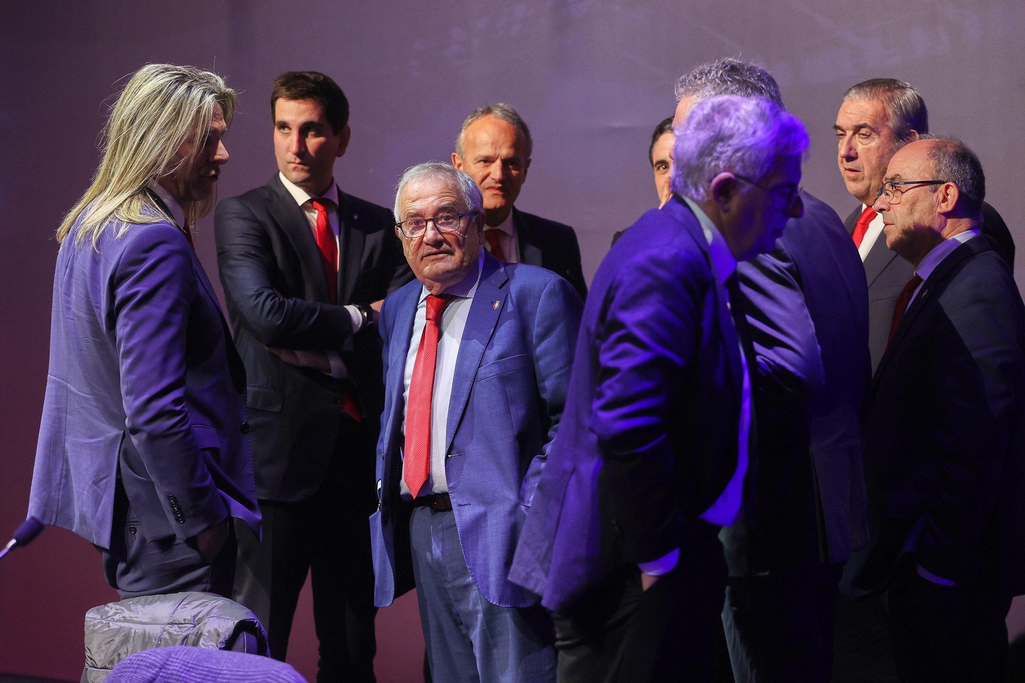 Fotos de la Asamblea de socios de Osasuna en Baluarte